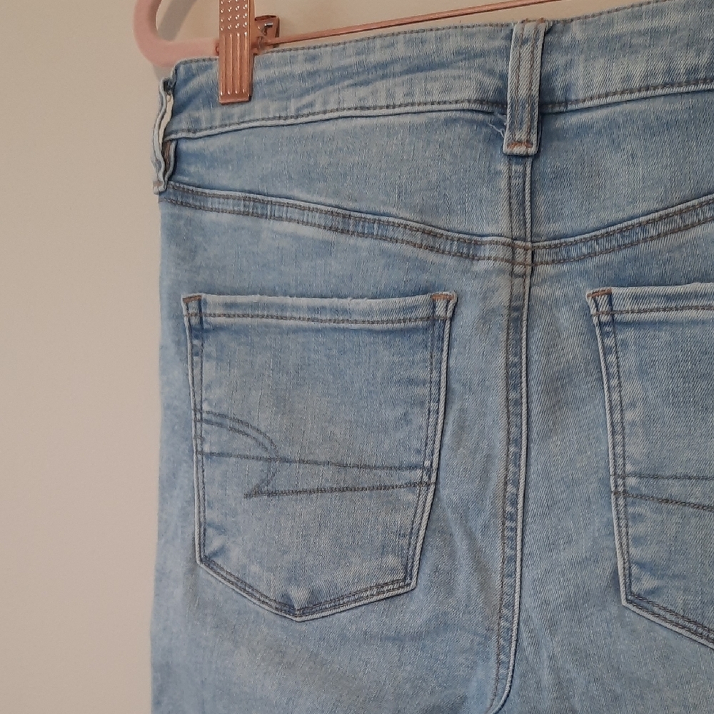 American Eagle Outfitters Light Wash Skinny Jeans - Picture 6 of 9